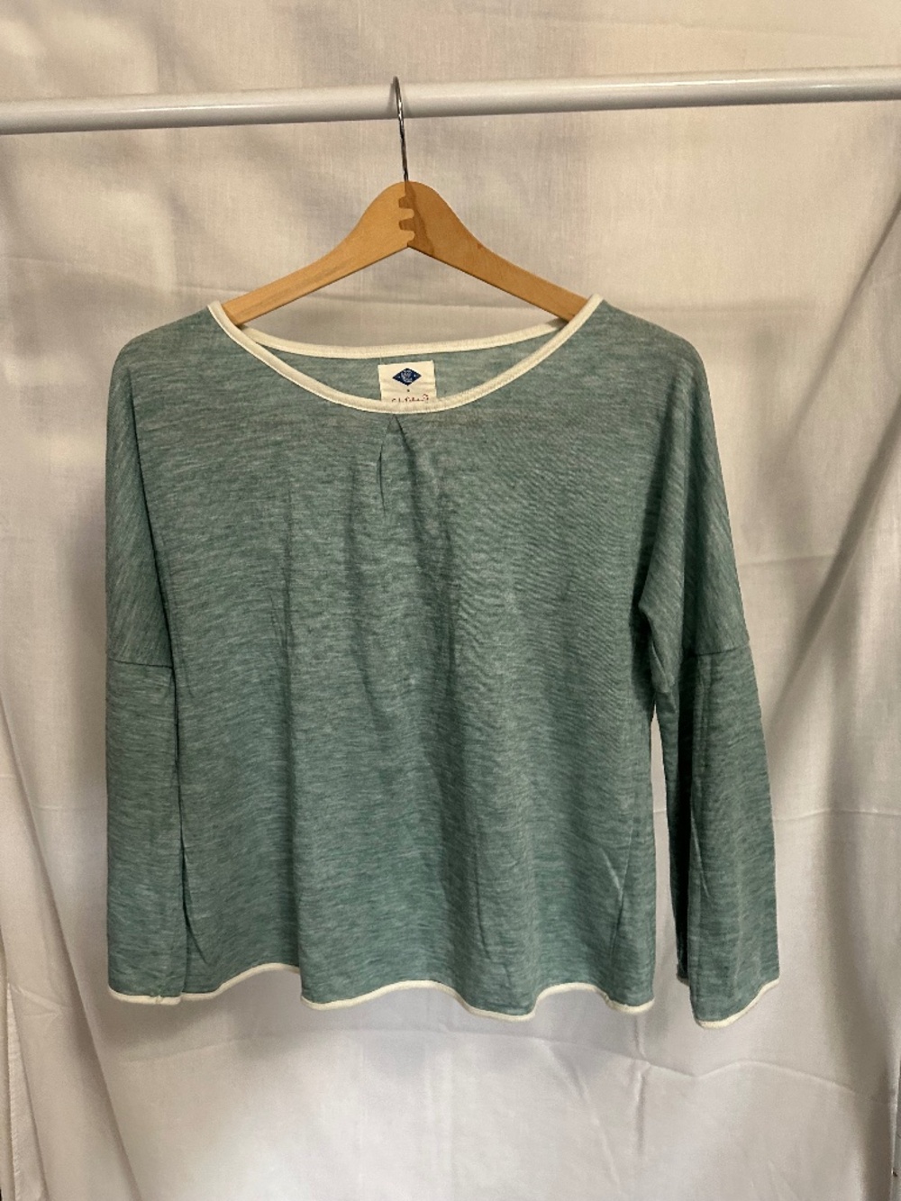 Wild Blue x Sadie Robertson Green Lightweight Long Sleeve Top Size S